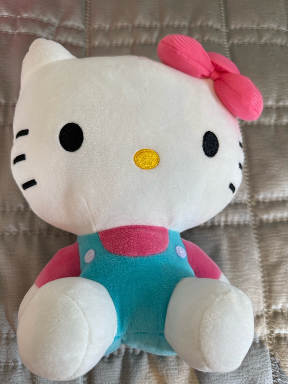 BUNDLE OF FOUR BNWT Hello Kitty 9” Stuffed Dolls - 4 Different Color Variations - Picture 8 of 9